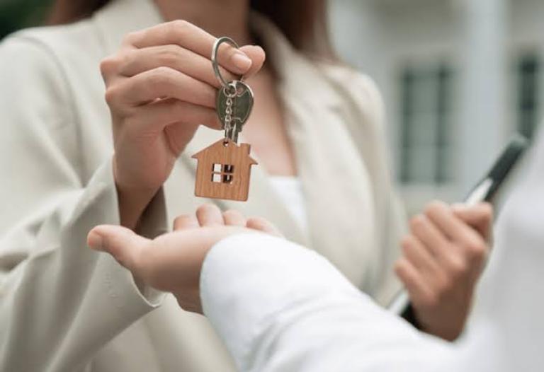 How Trust in a Real Estate Agent Is Built