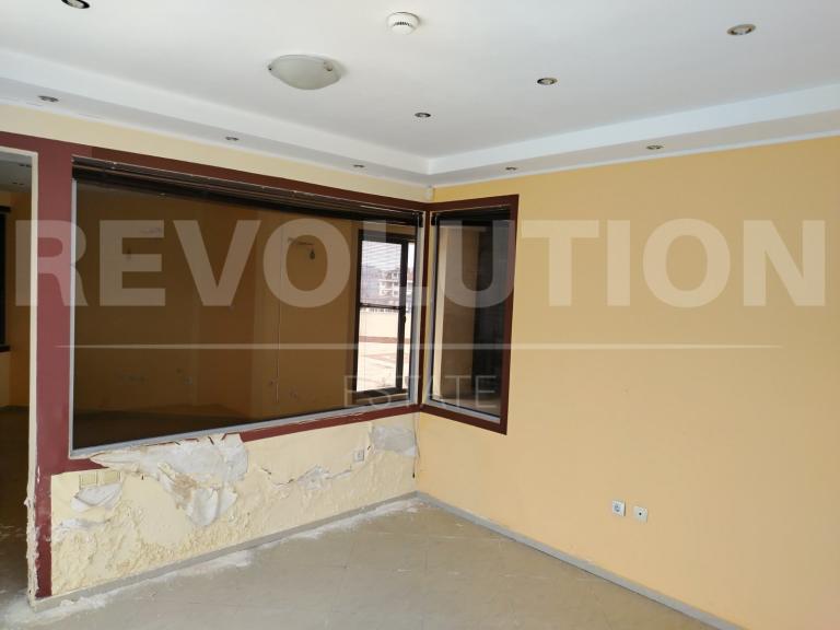 Large apartment image 66416