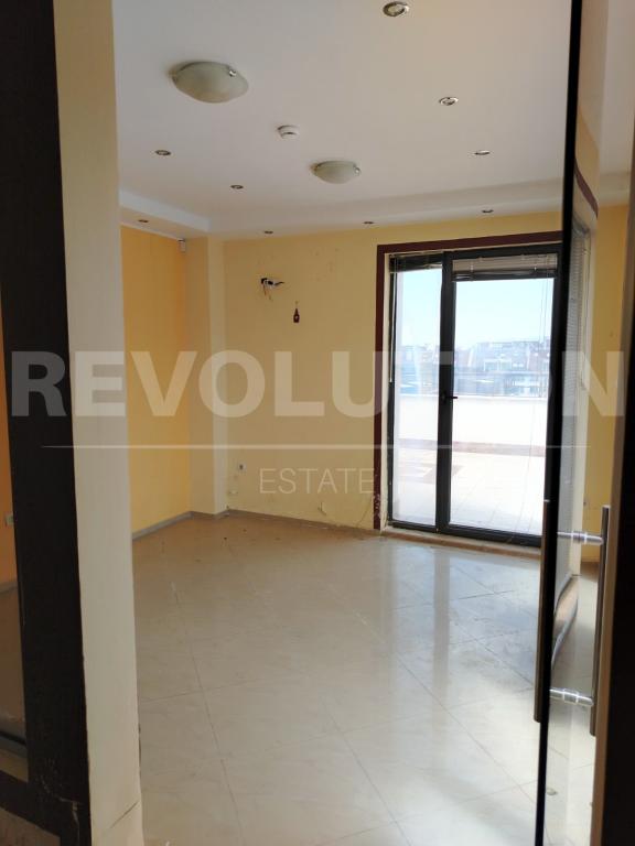 Large apartment image 66418