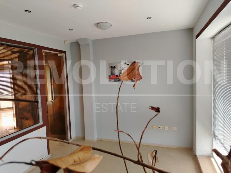 Large apartment image 66422