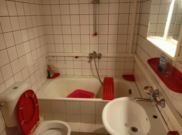 two room image 66917