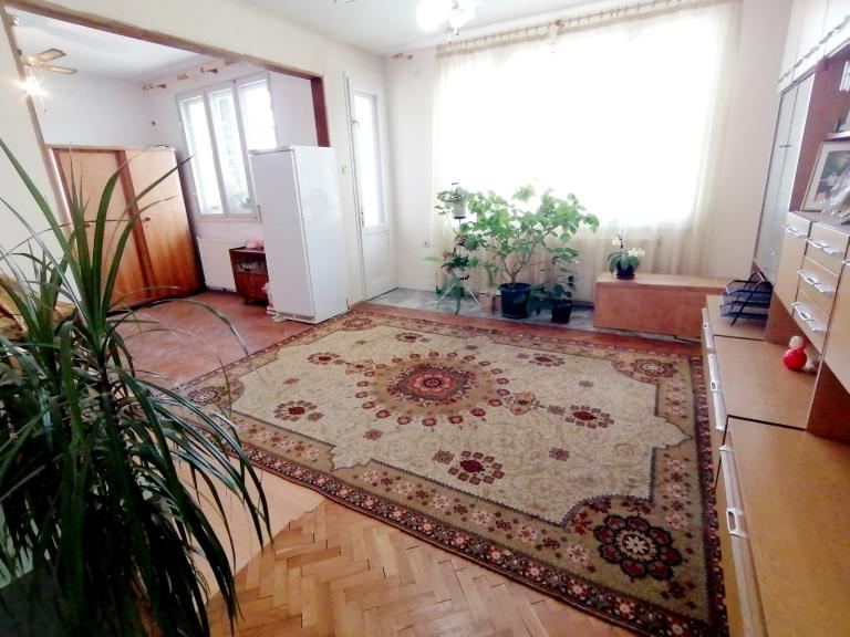 Многостаен апартамент в ж.к. Сухата река снимка 67276