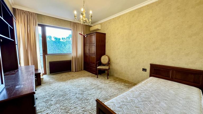 Тристаен апартамент в ж.к. Витоша снимка 69844