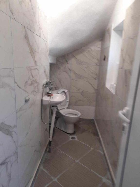 Къща в гр. Своге снимка 69941