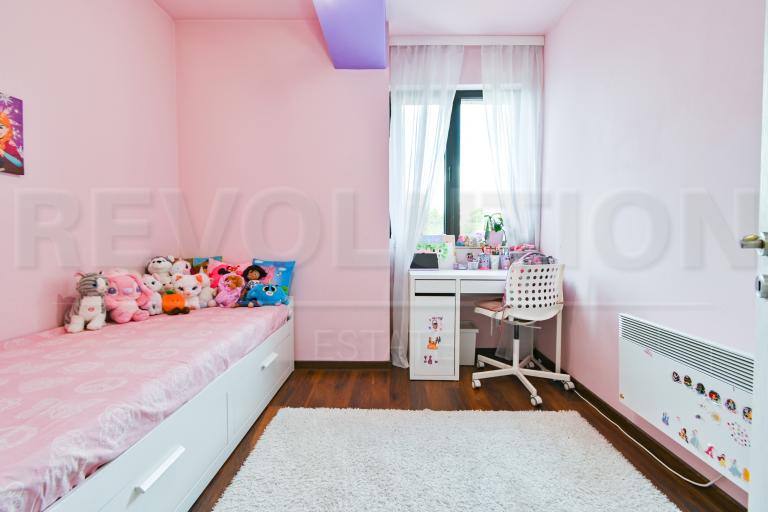 three-bedroom apartment image 70426