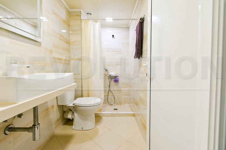 three-bedroom apartment image 70437