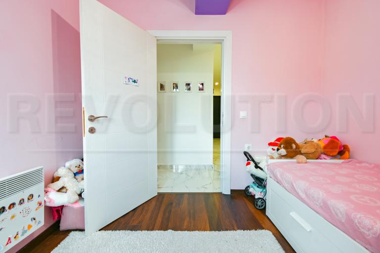 three-bedroom apartment image 70427