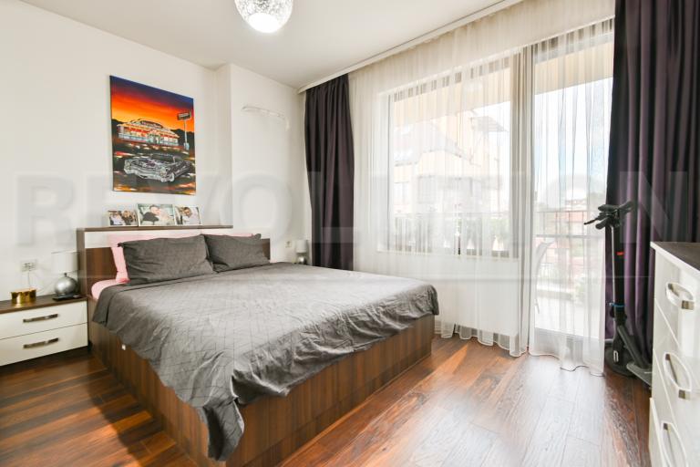 three-bedroom apartment image 70429