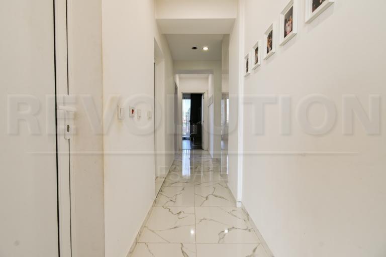 three-bedroom apartment image 70432