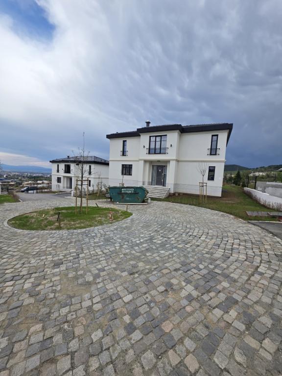 Luxurious three-story house with ACT 16 in the prestigious complex in Simeonovo district image 73696