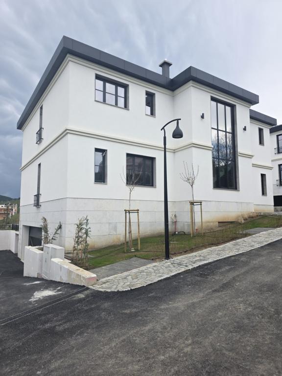 Luxurious three-story house with ACT 16 in the prestigious complex in Simeonovo district image 73694