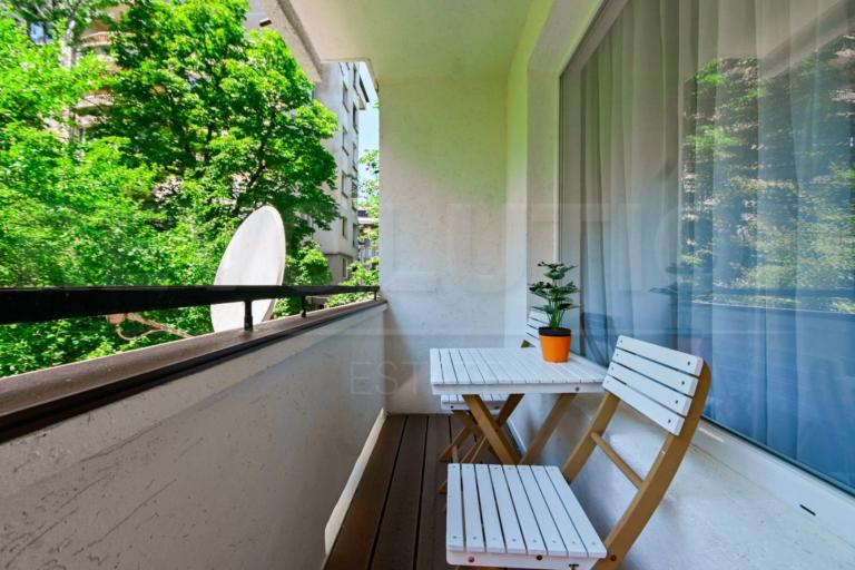 one-bedroom apartment image 74470