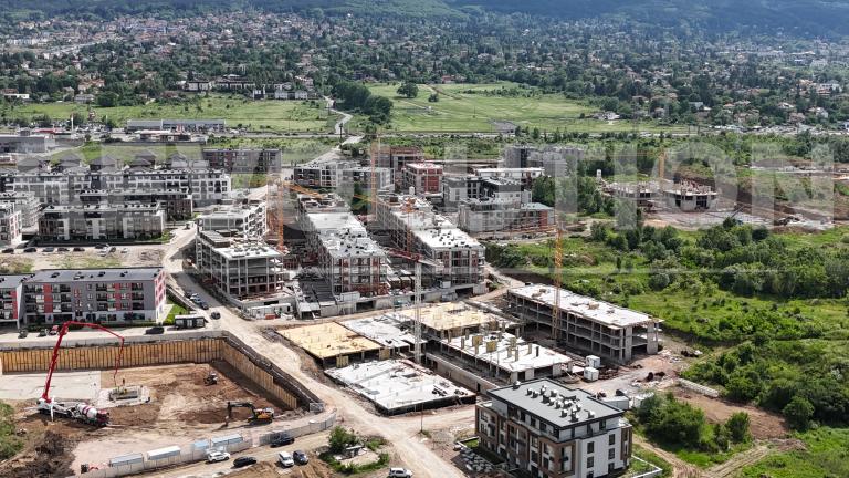 Residential complex of three buildings UNDER CONSTRUCTION in Malinova Dolina residential area image 76582