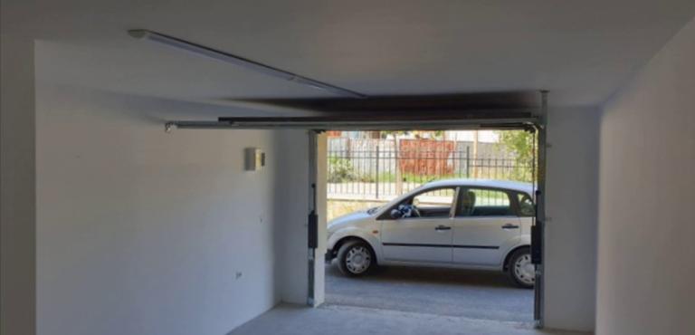 Garage image 38403