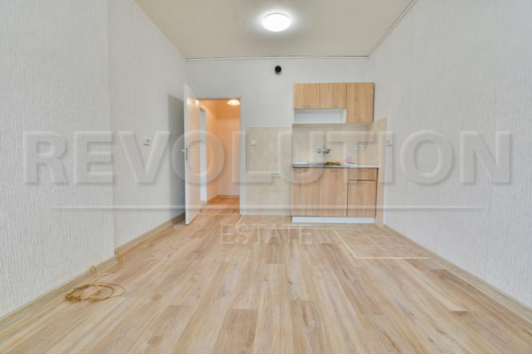 Three bedroom apartment image 39145