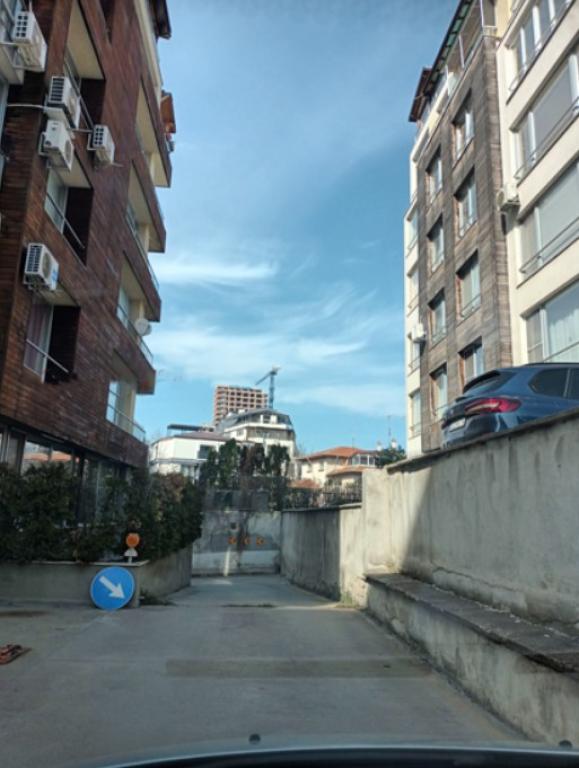 Гараж в ж.к. Кръстова вада