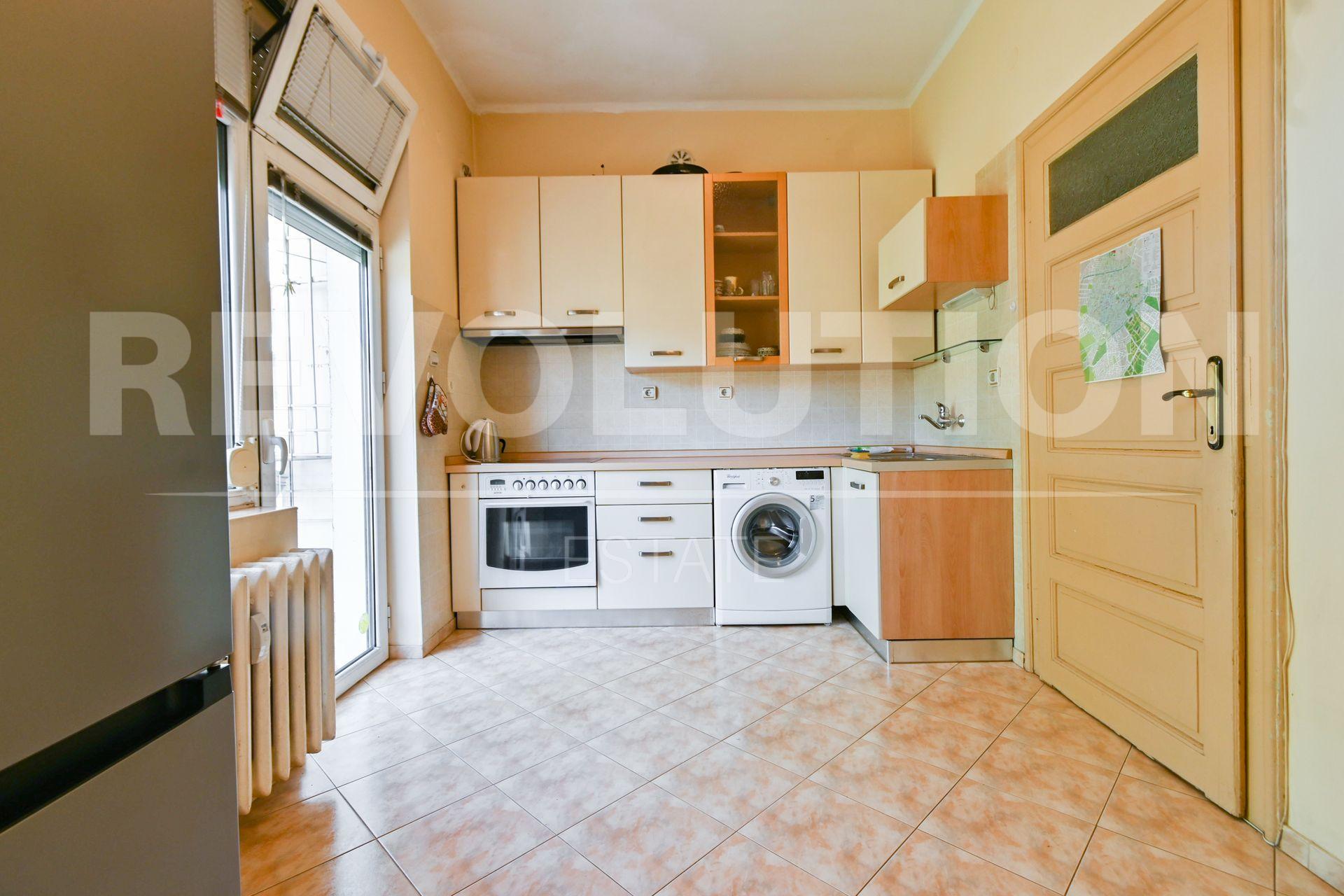 Multi-room apartment image 12