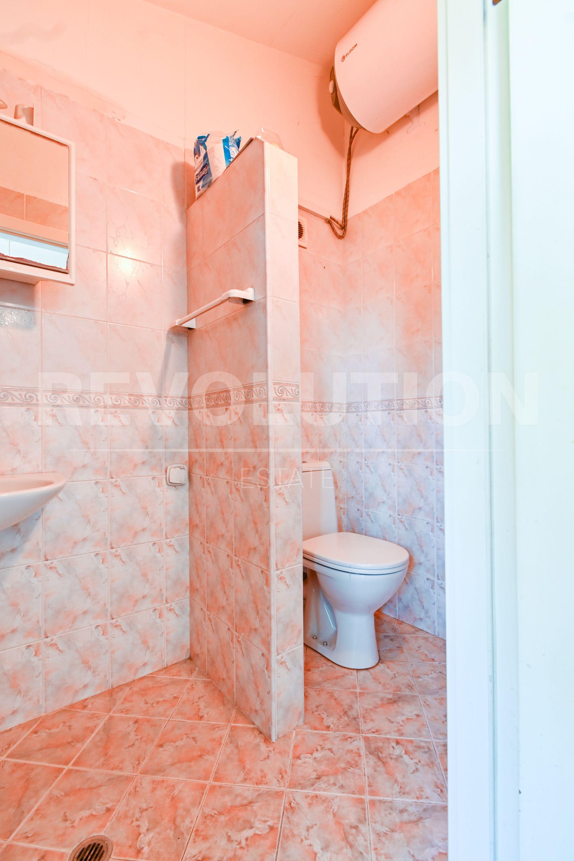 Multi-room apartment image 18