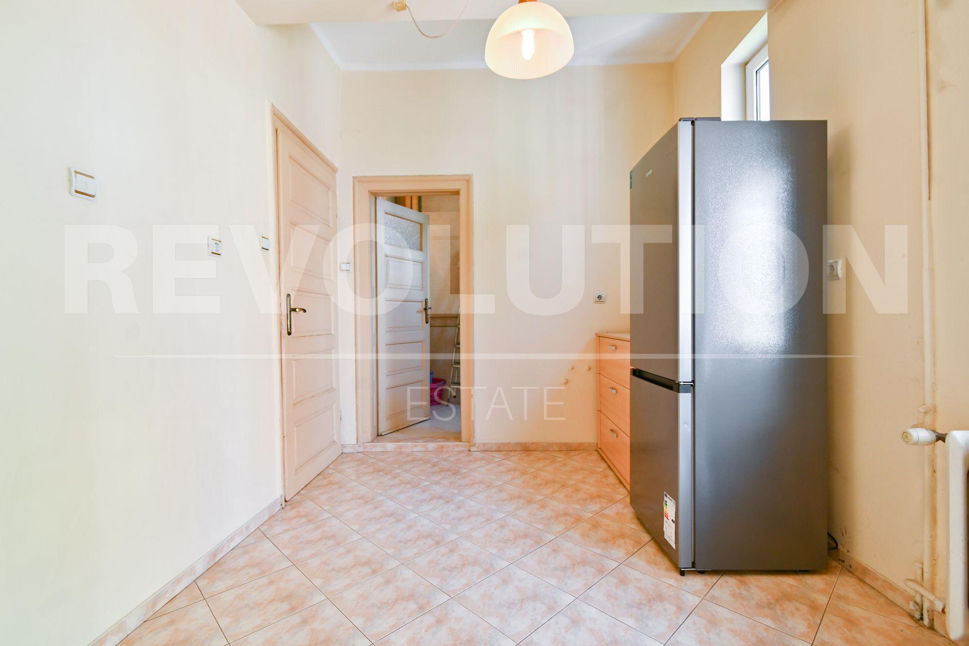 Multi-room apartment image 7