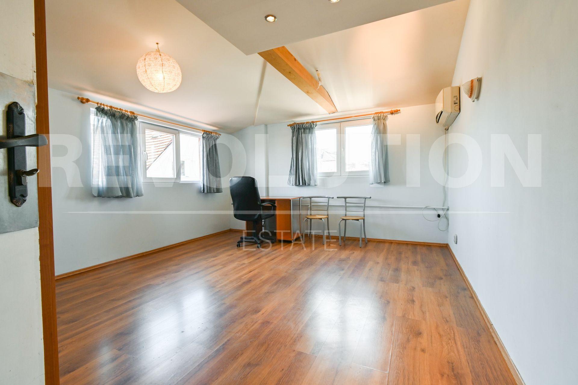 Multi-room apartment image 9