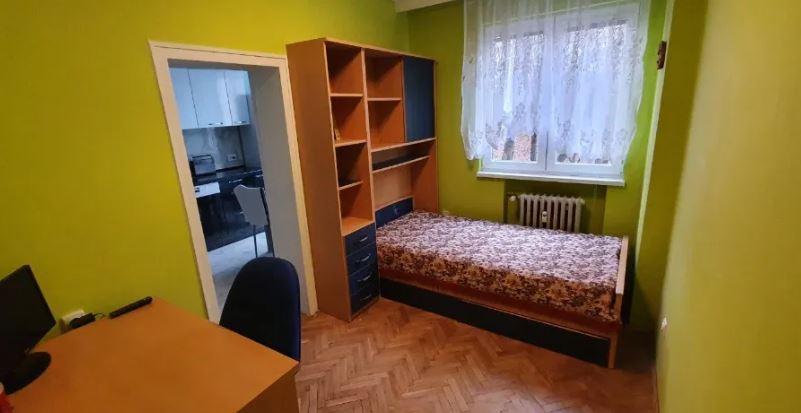 Тристаен апартамент в ж.к. Гео Милев. снимка 2