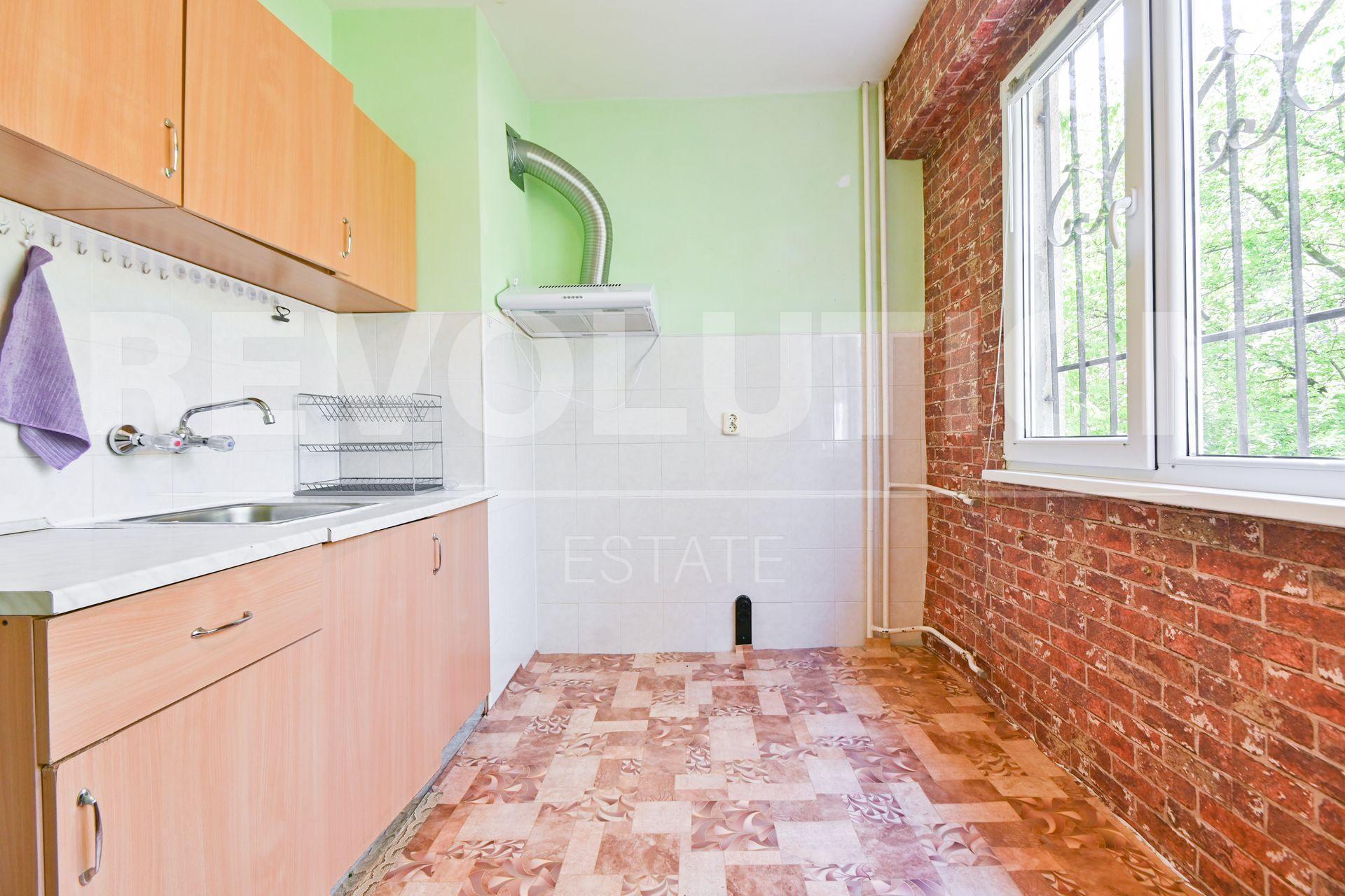 one-bedroom apartment image 3