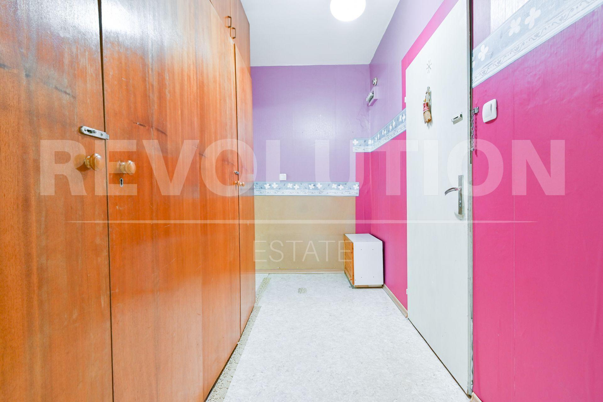 one-bedroom apartment image 4