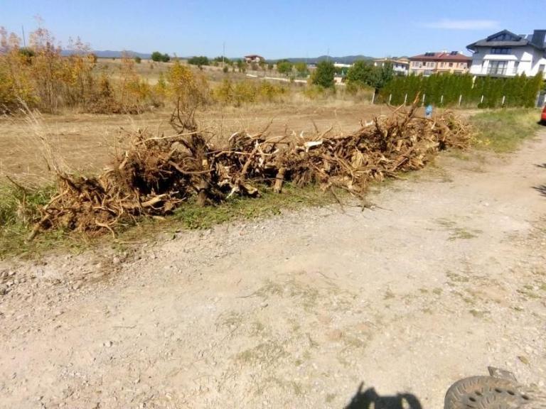 Parcel image 76698