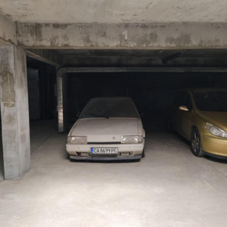 Parking area image 44010