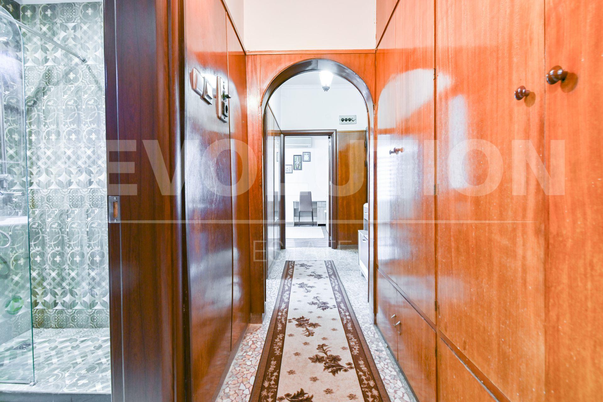 Тристаен апартамент в Медицинска академия снимка 13