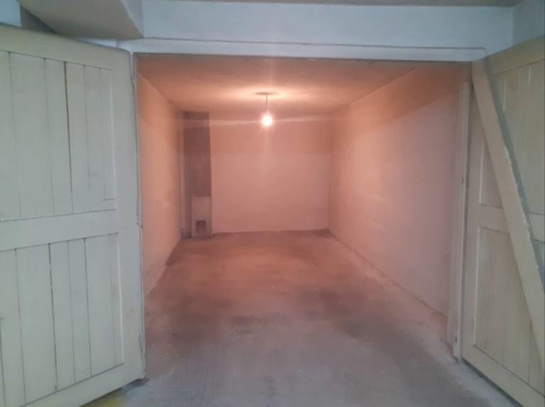Garage image 44466