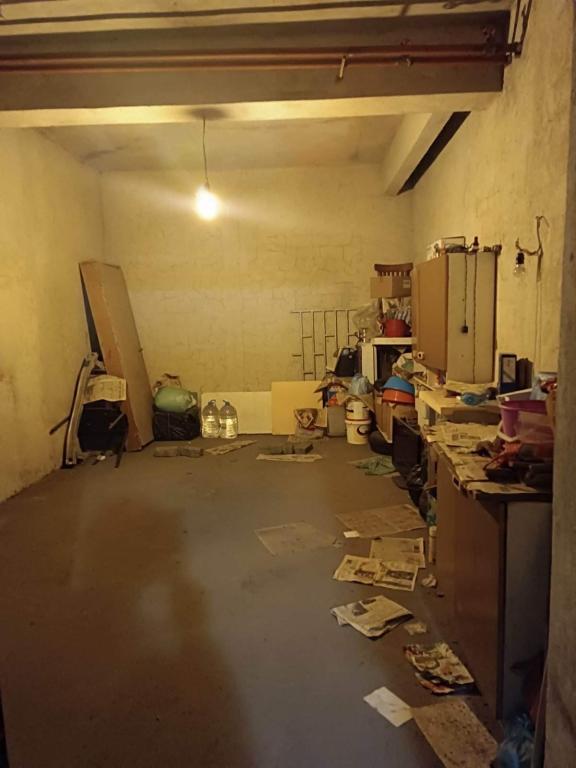 Garage image 44643