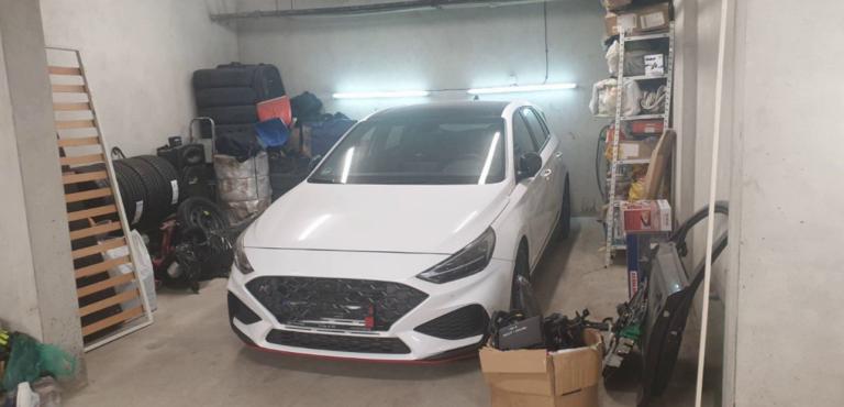 Garage image 44797