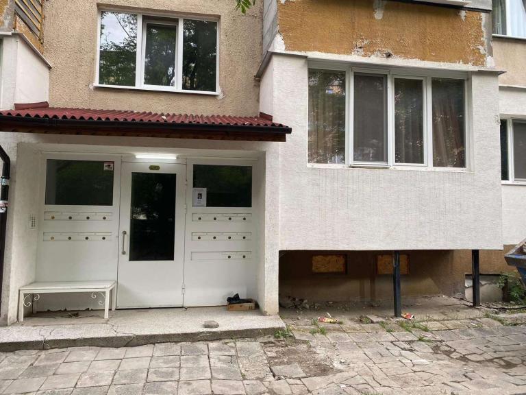 Тристаен апартамент в ж.к. Дружба 1 снимка 45862