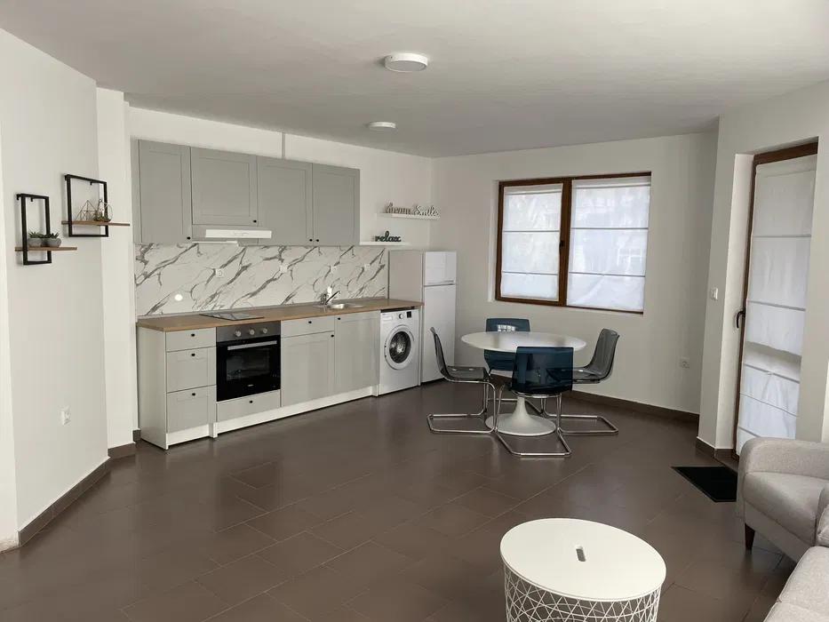 BRAND NEW! Three-room apartment in the city center area.