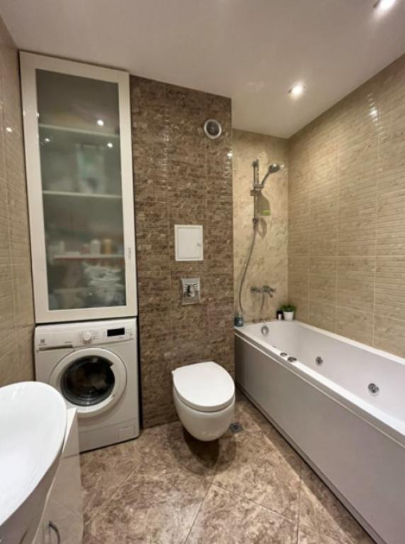 Three bedroom apartment image 47056