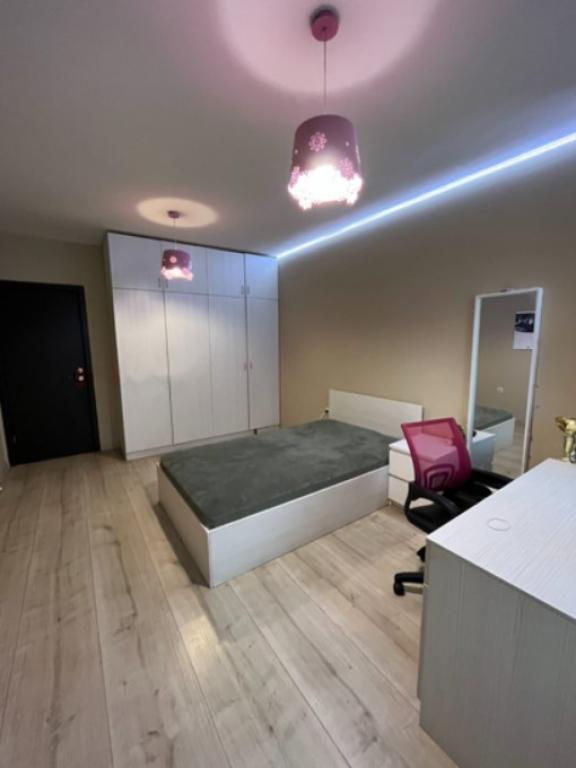 Three bedroom apartment image 47054