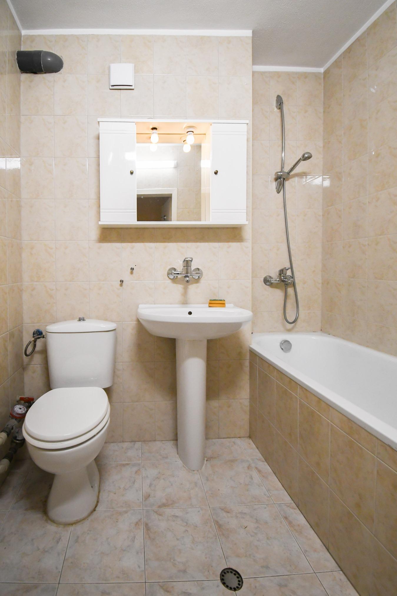 two-bedroom apartment image 9