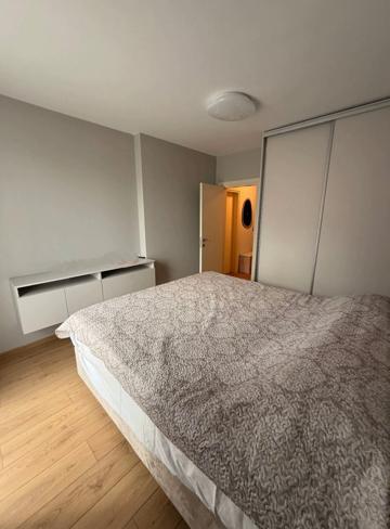 one-bedroom apartment image 3