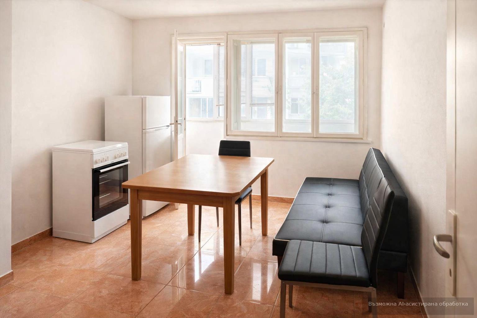 Three-room apartment in the Mladezhki Halm neighborhood image 1