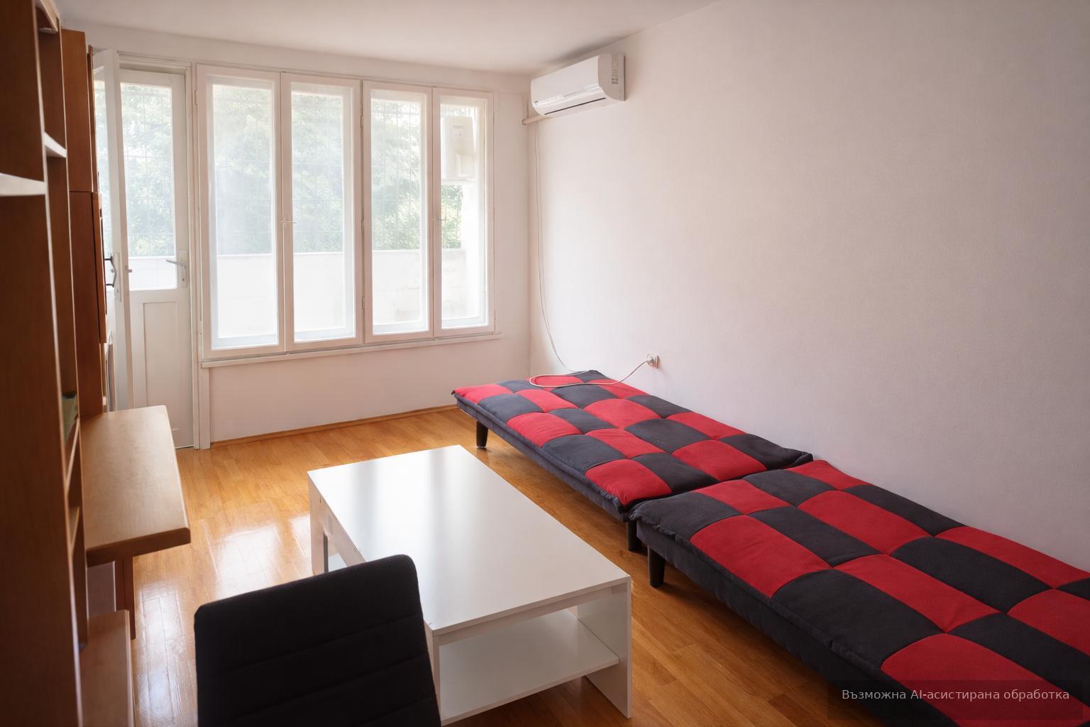Three-room apartment in the Mladezhki Halm neighborhood image 3