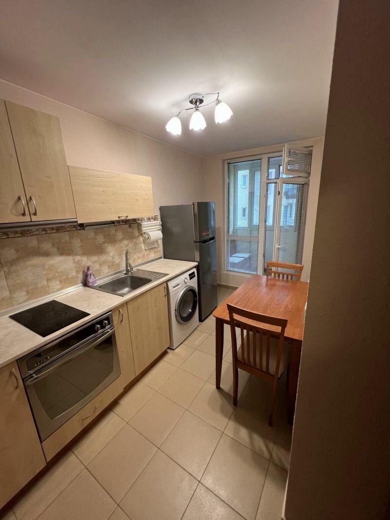 one-bedroom apartment image 1