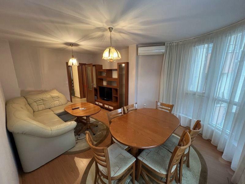 one-bedroom apartment image 2