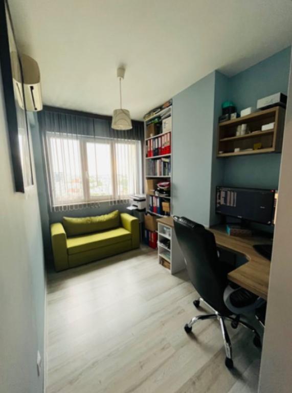 Three bedroom apartment image 47644