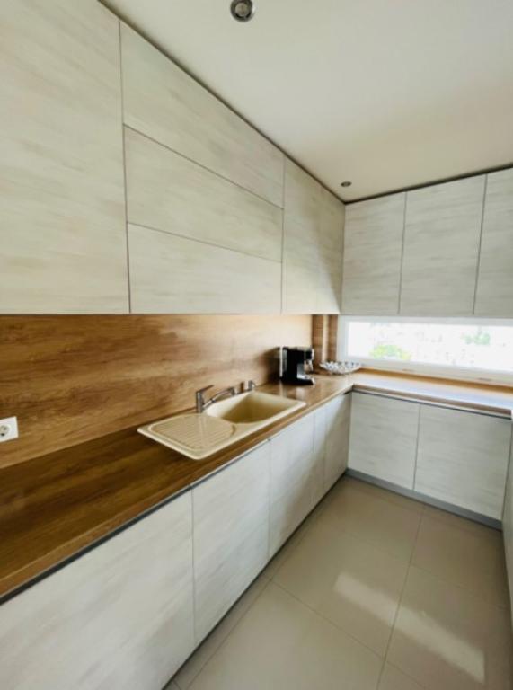 Three bedroom apartment image 47639