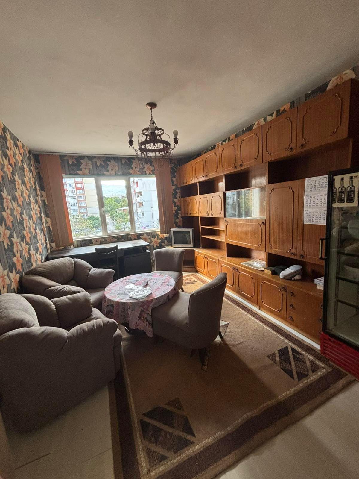one-bedroom apartment image 1