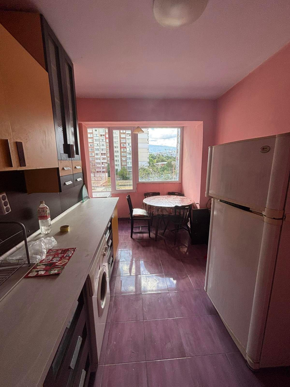 one-bedroom apartment image 4