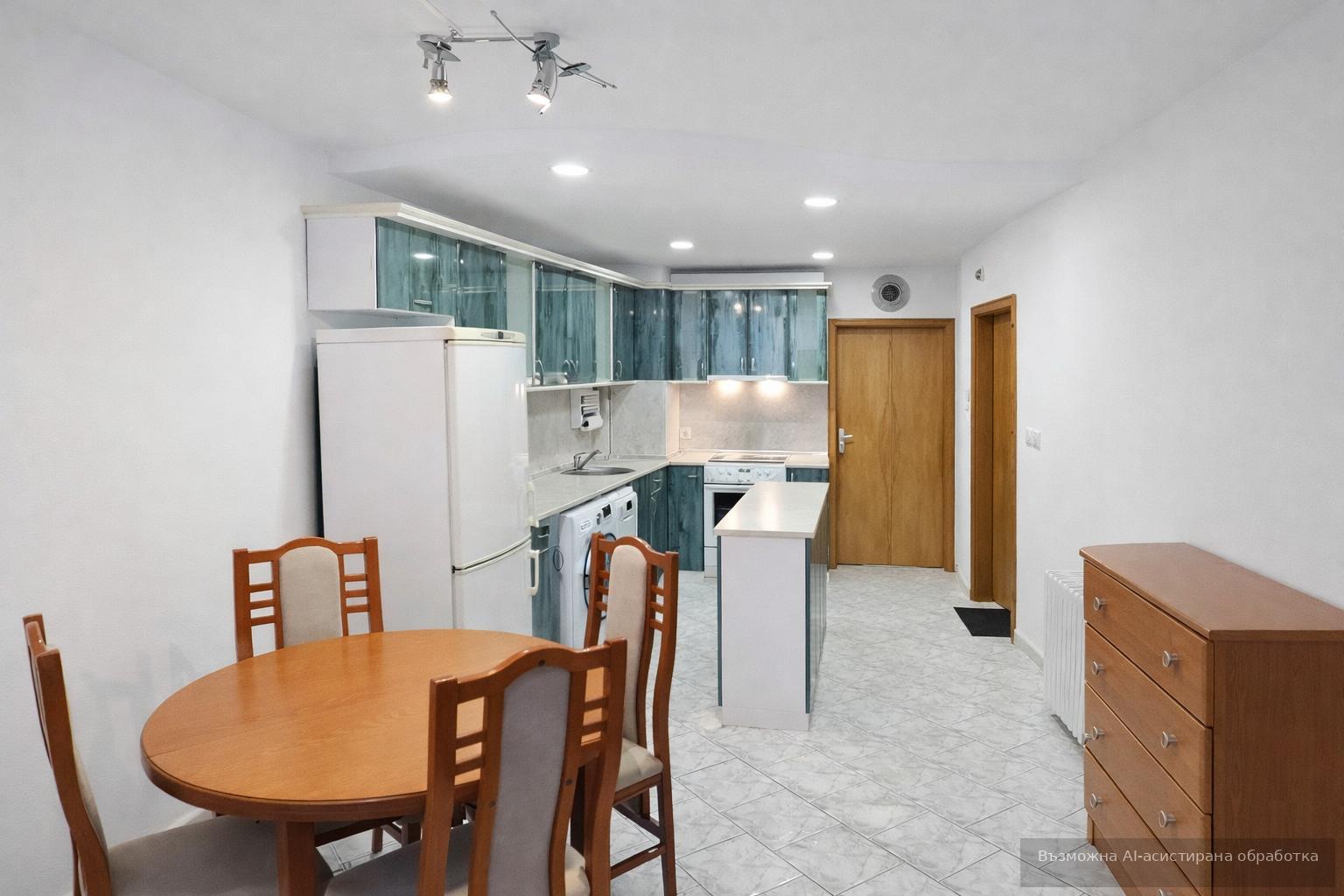 Spacious three-room apartment in the Marasha neighborhood