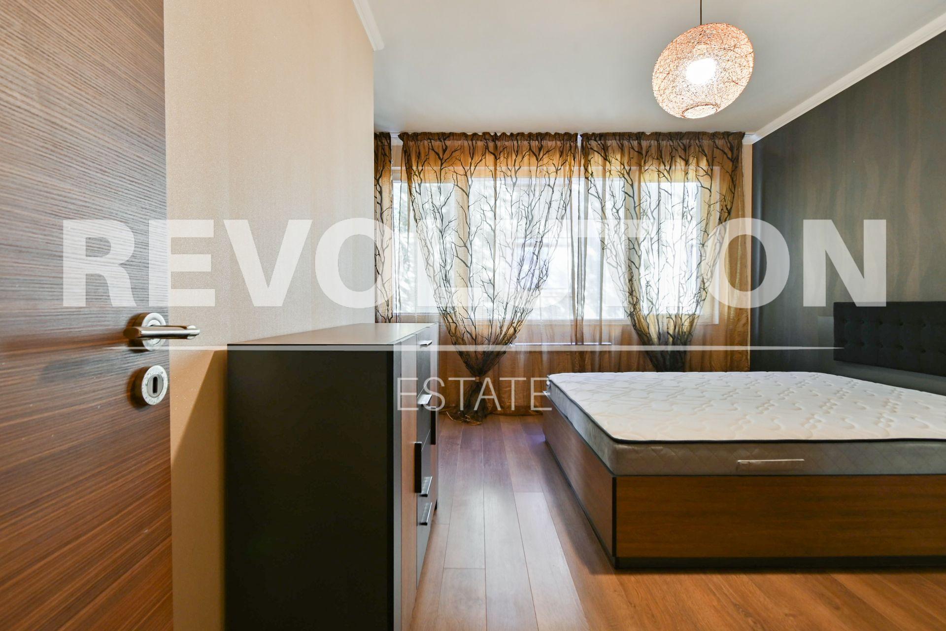 one-bedroom apartment image 8