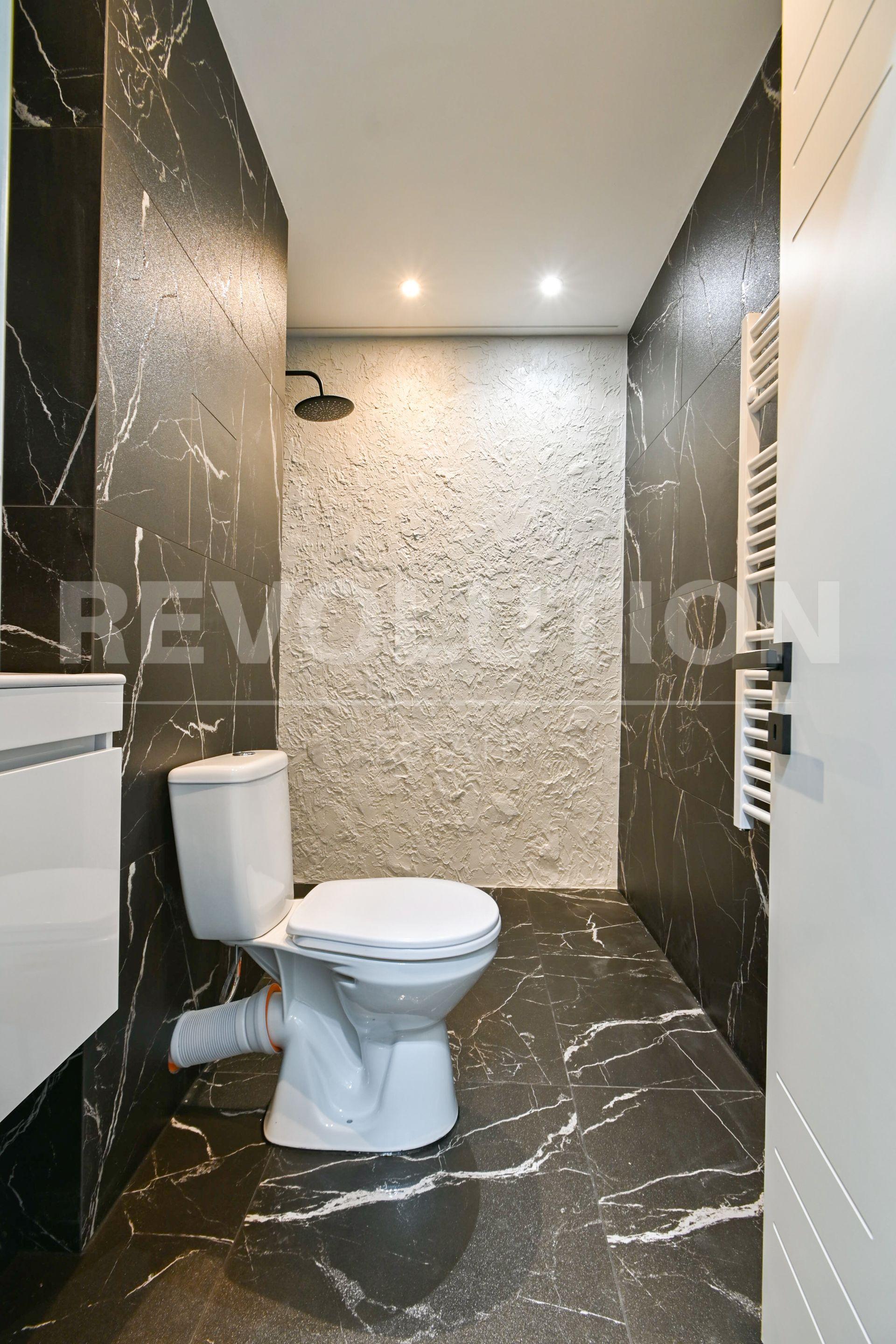 Three-room apartment in Druzhba 1 residential complex image 18